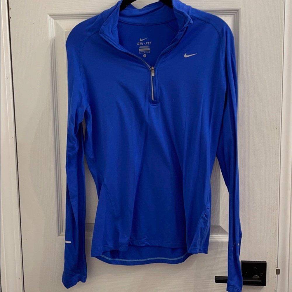 Nike women’s half zip-size medium